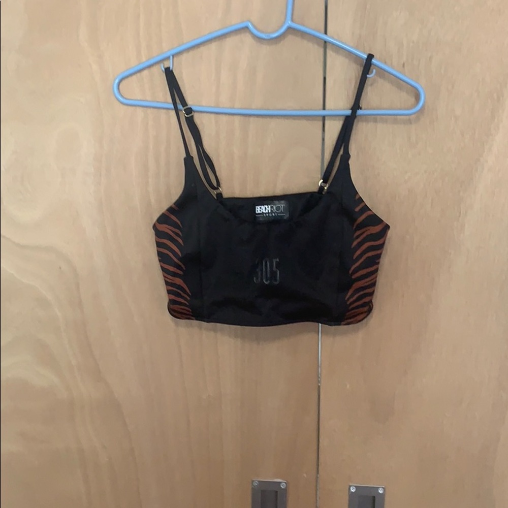 305 Fitness x BeachRiot Sports Bra size M